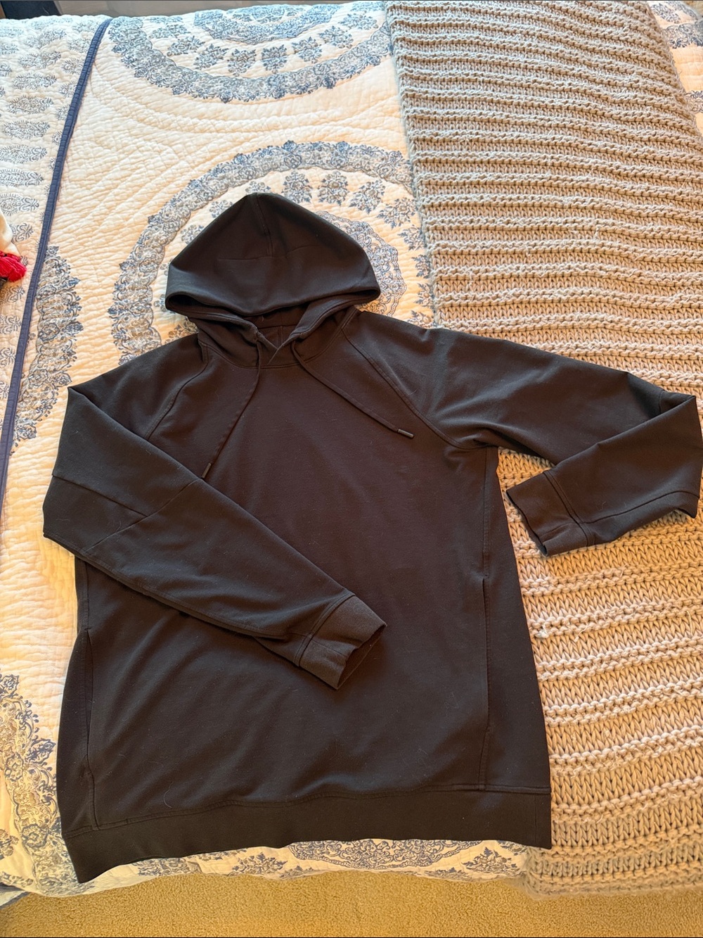 Lululemon Men's Black Hoodie Sweatshirt - Classic Pullover